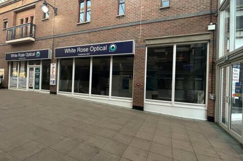 Retail Property (Shopping Centre) to rent in castleford