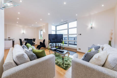 Best in class penthouse with glorious roof terrace cum garden, three double bedrooms, solid wood and stone floors throughout, two bathrooms, concierge , lift and in excess of 1160 square feet.