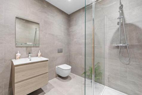 ENSUITE SHOWER ROOM
