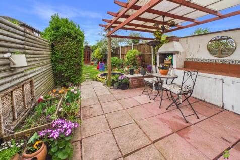 Presented by Clinton at EweMove Bexleyheath and D