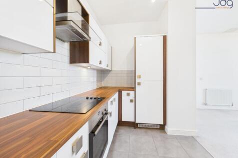 Modern Fitted Kitchen