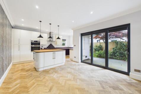 Living/ Dining/ Kitchen