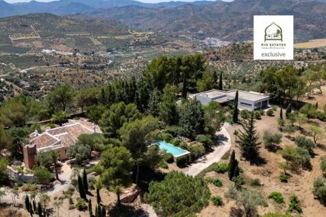 Riogordo-Pool-View-F