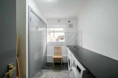 Studio 4, 84 Elphinstone Road-33_web.jpg