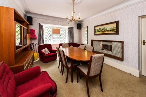 45 Perton Road-dining.jpg