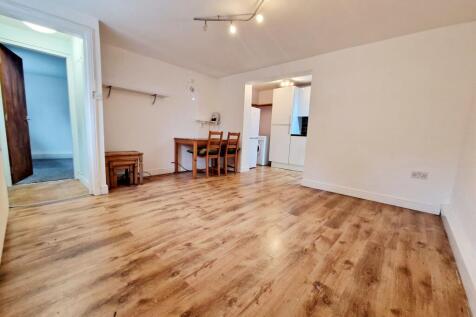 Prestwich Village – One-Bedroom Flat – Available from 3rd AugustNormie are delighted to offer this well-presented one-bedroom flat, ideally located behind the popular ‘Rose N Lee’ in the heart of Pres