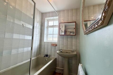 bathroom.jpeg