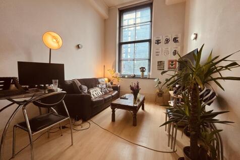 **AVAILABLE 31st AUGUST**We are pleased to offer this beautiful one bedroom apartment in the popular Tempus Tower Development. This apartment is located in the Admin Building which boasts high ceiling