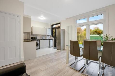 03-c1f513-fbd8JHPropWpen- 56 Cranston Road - 7.jpg