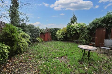 3 bed, 1 bath Semi-Detached in Manchester - Photo 11