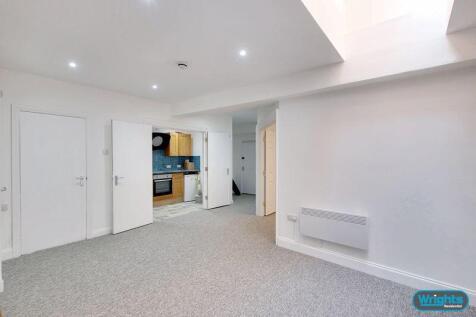 2 Bedroom Flat in BA2 1AQ