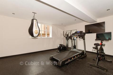 Double Garage - Used As A Gym
