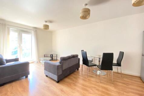 Nestled in-between the River Irwell and the Manchester ship canal, these stunning apartments at Lowry Wharf blend a good splash of style with a natural homely comfort. Kitted out with modern furnishin