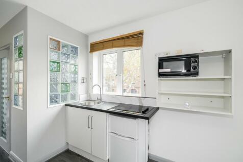 Studio 4, 84 Elphinstone Road-16_web.jpg