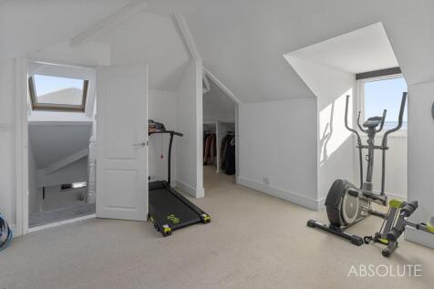 Maisonette upper floor bedroom