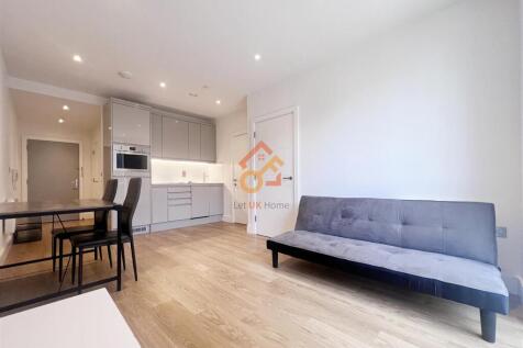 Let UK Home are excited to offer this charming one-bedroom flat located in the vibrant Timber Yard development on Hurst Street, Birmingham. The property features a well-appointed bedroom, a stylish ba