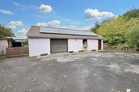 Garage/Feed Store/Log Store