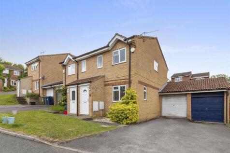 26 Nicholas Gardens, HP13 6JQ-14.jpg