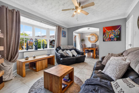 Living Room (2)