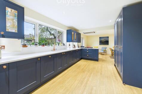 Kitchen/Dining Ro...