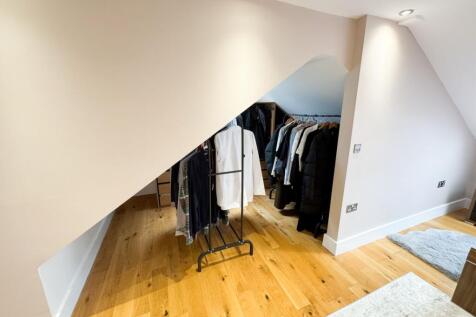 Walk-in Wardrobe
