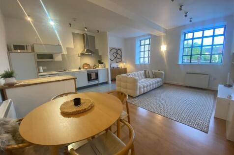 LOUNGE KITCHEN DINER.jpg