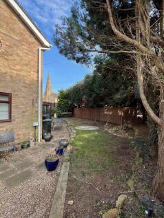 Side Garden&amp; Spire