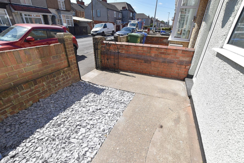 FRONT GARDEN