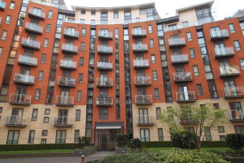 Modern apartment, located just a short walk from Leeds City Centre on the City Island Development. Ideally located for city centre workers, the property boasts an open plan living area/kitchen, Balcon