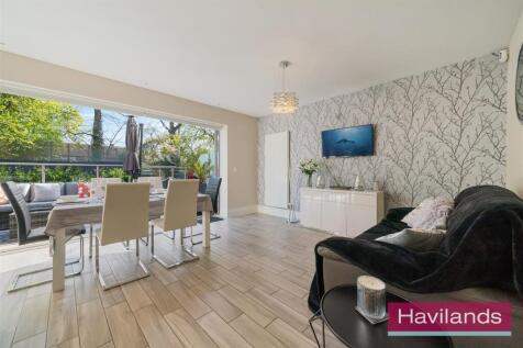 Wellston Crescent-3.jpg