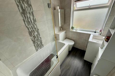 VR78 Bathroom.jpg