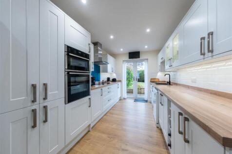 14 Trafalgar Close-001.JPG