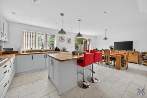 Kitchen / Family