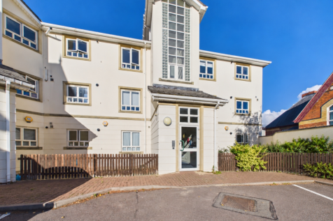 2 Bedroom Flat in GL52 2JZ