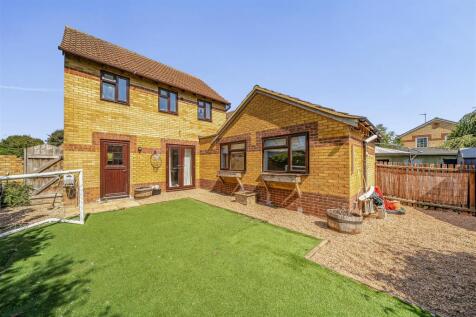 1 Larch Close
