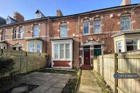 3 Bedroom Flat in NE26 2AZ