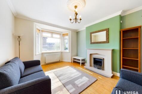 Enjoy a peaceful setting within one of Edinburgh’s most established neighbourhoods. This beautifully presented, part-furnished, two-bedroom lower villa offers a wonderful place to call home in the sou