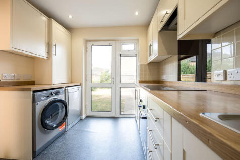 Fitted kitchen