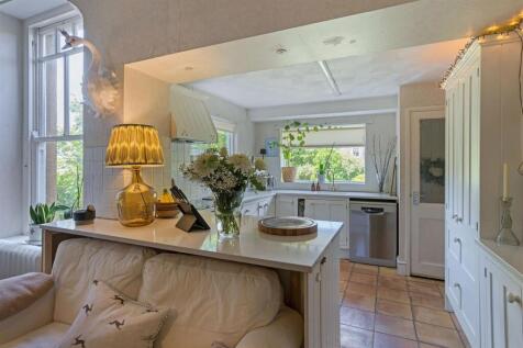 8 bed, 2 bath Semi-Detached in Bristol - Photo 37