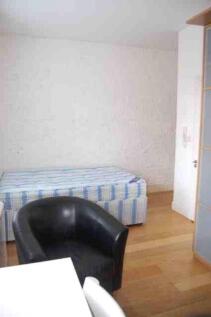 Flat 4, 19 dollis...