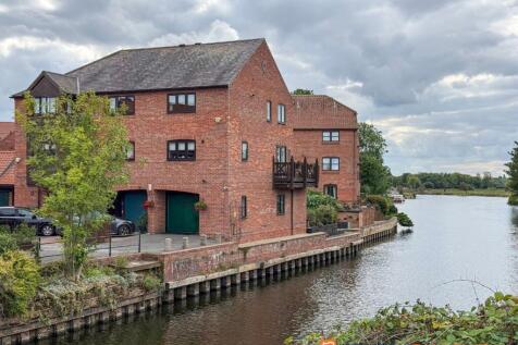 Front Aspect & River Trent