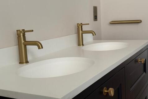 Master en-suite