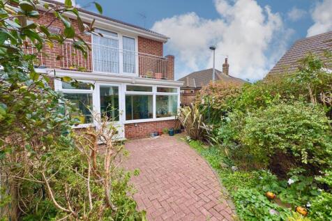 REAR GARDEN.jpg