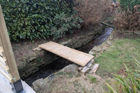 45 Beckfield Road - Footbridge.jpg