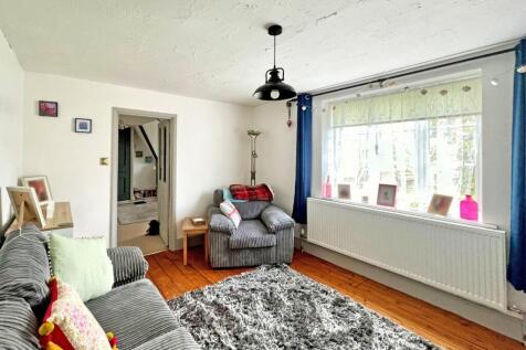 Sitting room no lightsb.jpg