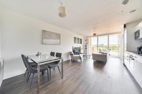 Lounge3.jpg