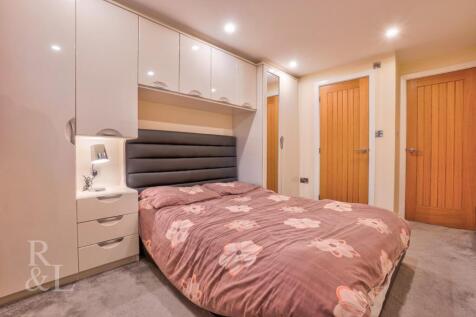 30 Carsington Crescent (31).jpg