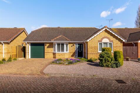 7 Balmoral Way (Holbeach)-4.jpg