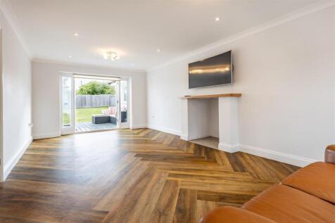 1a, Bumbles Green (10).jpg