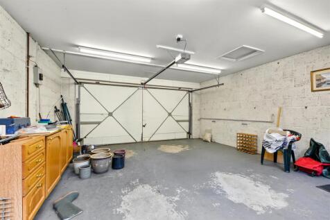Garage.jpeg